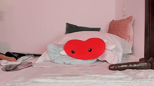 alyjonesoficiall online show from 03-08-25, 09:40