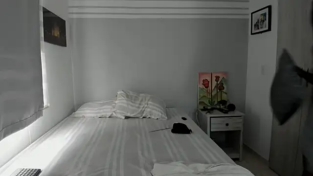 Snapshot of karlina_charlotte1 chatting on 09-25-25, 12:00 karlina charlotte1 online show from 09-25-25, 12:00