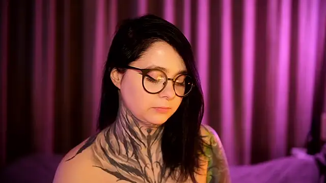 Snapshot of AcidPie chatting on 01-12-25, 02:24 AcidPie online show from 01-12-25, 02:24