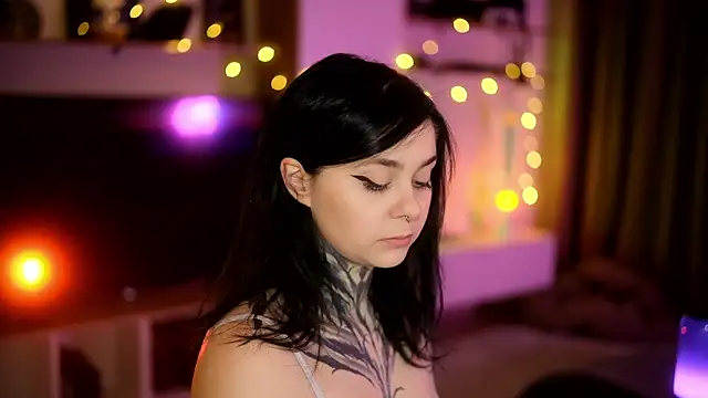 Snapshot of AcidPie chatting on 02-15-25, 03:31 AcidPie online show from 02-15-25, 03:31