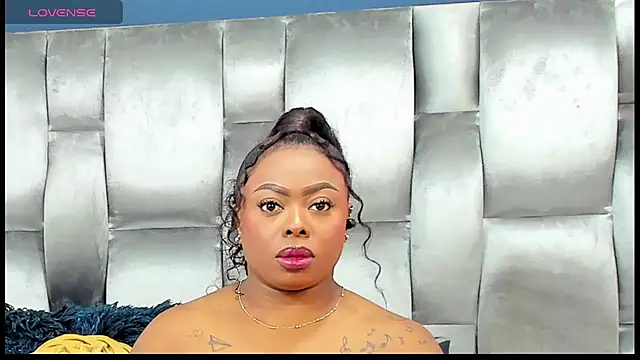 CamilaBenitez online show from 04-06-26, 02:29