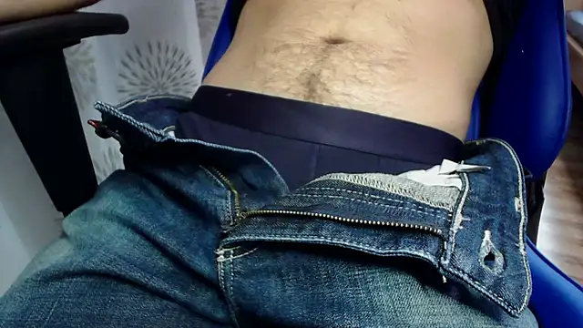 Snapshot of Jonnyyy18teen chatting on 10-05-25, 11:45 Jonnyyy18teen online show from 10-05-25, 11:45