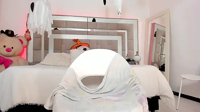 Nicolle foxy online show from 10-29-25, 07:46