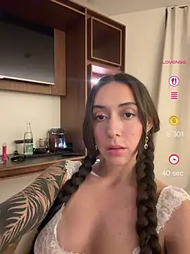 Snapshot of emiliasommer chatting on 05-28-26, 10:48 emiliasommer online show from 05-28-26, 10:48