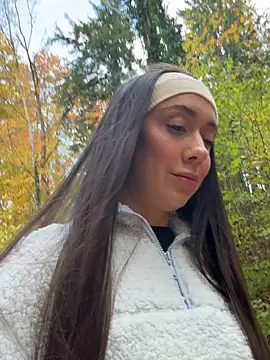 emiliasommer online show from 10-28-25, 01:21