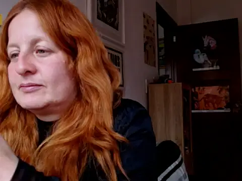 Snapshot of ViioletaMora chatting on 05-19-26, 04:14 ViioletaMora online show from 05-19-26, 04:14