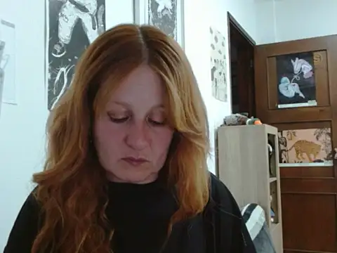 Snapshot of ViioletaMora chatting on 05-17-26, 05:40 ViioletaMora online show from 05-17-26, 05:40