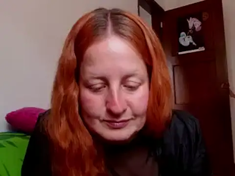 ViioletaMora online show from 10-28-25, 06:51