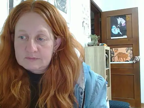 Snapshot of ViioletaMora chatting on 05-09-26, 04:38 ViioletaMora online show from 05-09-26, 04:38