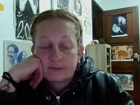 Snapshot of ViioletaMora chatting on 07-23-26, 01:58 ViioletaMora online show from 07-23-26, 01:58
