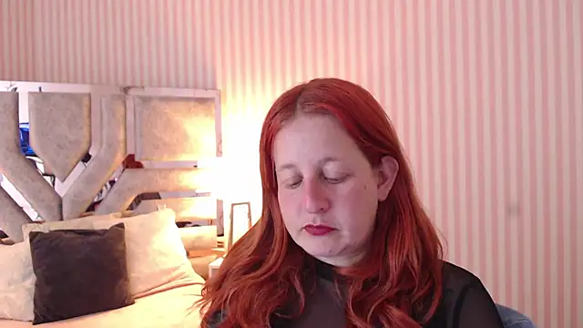 ViioletaMora online show from 03-11-25, 10:20
