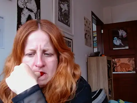 Snapshot of ViioletaMora chatting on 05-17-26, 05:57 ViioletaMora online show from 05-17-26, 05:57