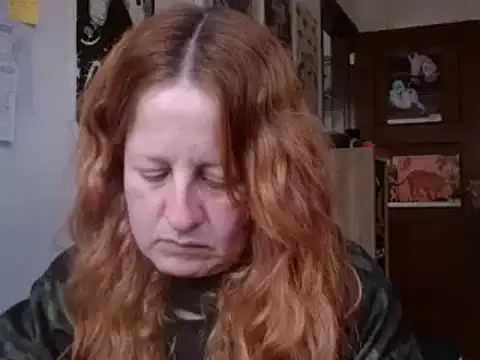 Snapshot of ViioletaMora chatting on 06-10-26, 05:03 ViioletaMora online show from 06-10-26, 05:03