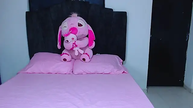 Ariel Zeo1 online show from 02-26-26, 07:14