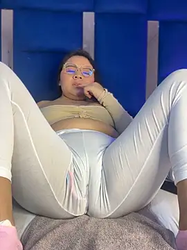 Snapshot of alice_love052 chatting on 02-26-26, 04:01 alice love052 online show from 02-26-26, 04:01