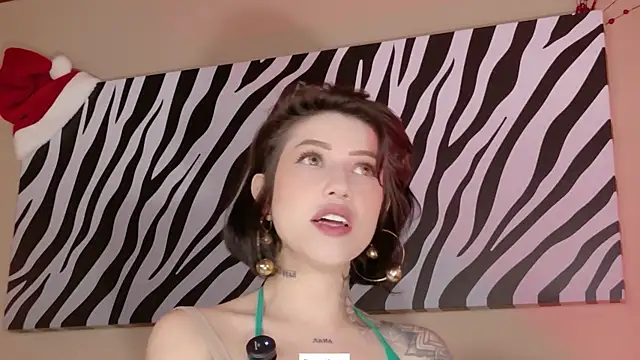 Hannah Borbon online show from 12-14-25, 12:50