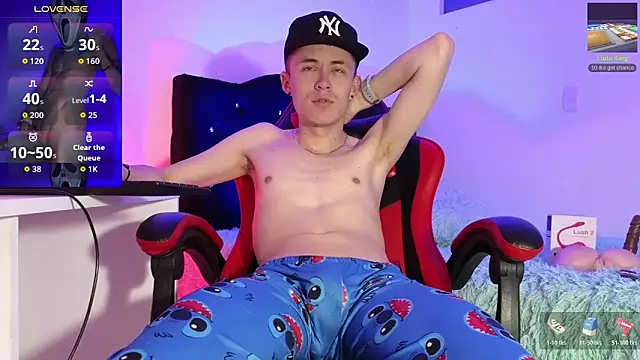 Elian Cooper online show from 11-21-25, 01:04