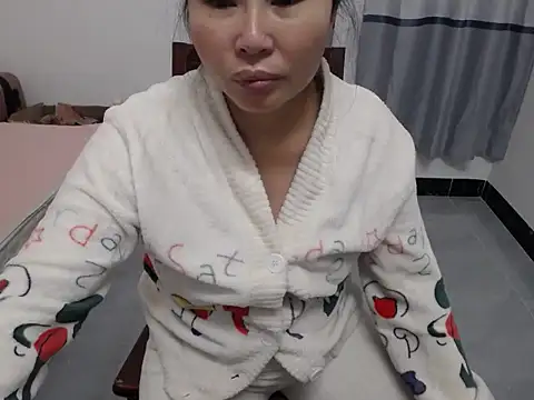 xiaoxuer online show from 10-30-25, 03:16