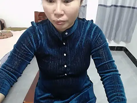 xiaoxuer online show from 10-29-25, 03:38