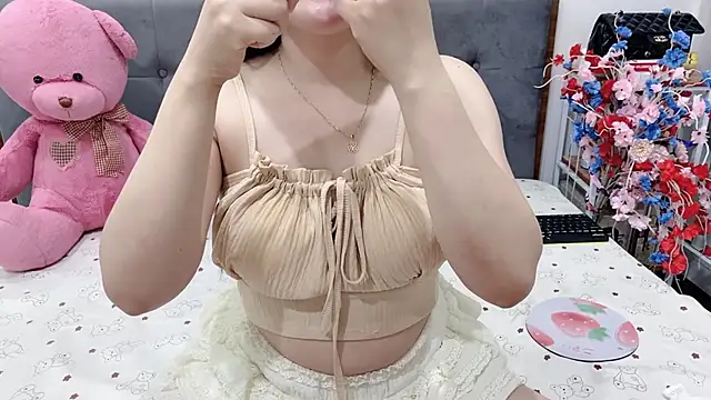 Snapshot of Funikio chatting on 06-06-26, 01:22 Funikio online show from 06-06-26, 01:22
