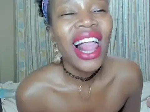 AfricanSquirtingQueen online show from 09-18-25, 02:36