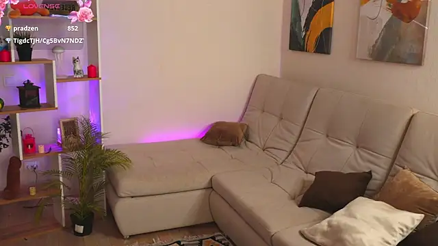 oliviabr0wn0 online show from 11-15-25, 02:15