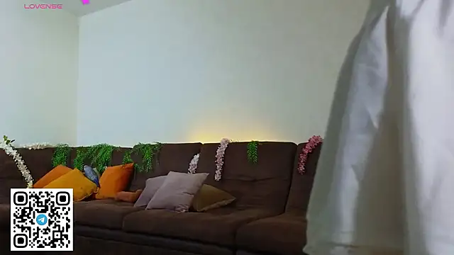 oliviabr0wn0 online show from 03-08-26, 02:04