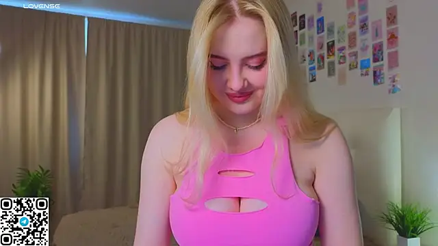 Snapshot of oliviabr0wn0 chatting on 10-19-25, 02:03 oliviabr0wn0 online show from 10-19-25, 02:03