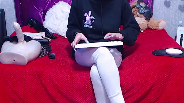 AyshaScott online show from 10-04-25, 12:39