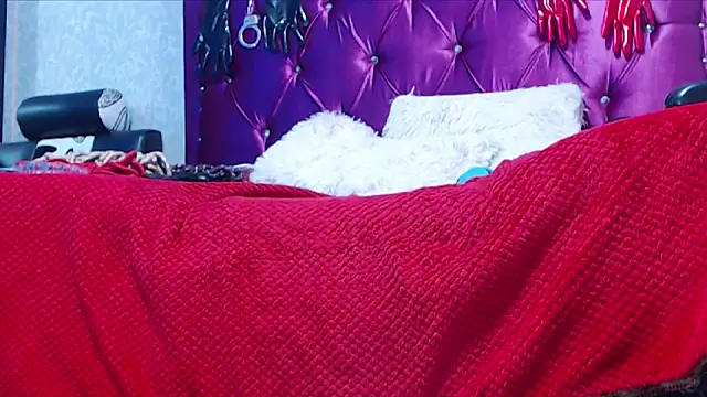 AyshaScott online show from 11-26-25, 12:38