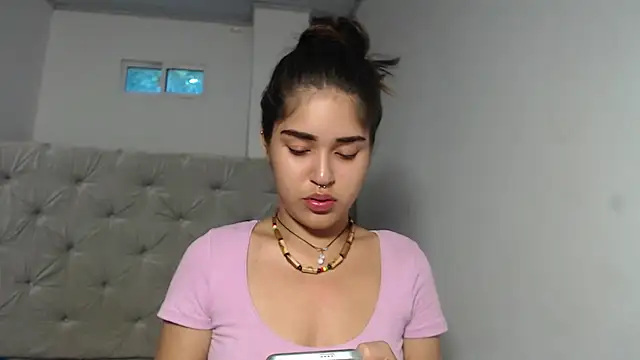 Snapshot of Melody_phillips2 chatting on 10-02-25, 03:26 Melody phillips2 online show from 10-02-25, 03:26
