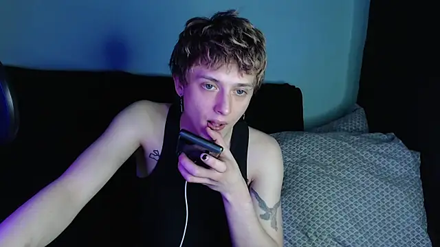 axxxturel online show from 02-25-25, 05:51