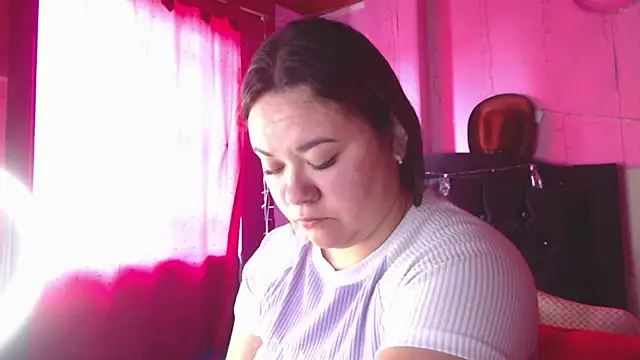 Snapshot of NikkiRous_ chatting on 04-28-26, 01:26 NikkiRous online show from 04-28-26, 01:26
