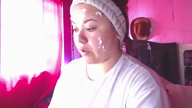 Snapshot of NikkiRous_ chatting on 06-12-26, 01:53 NikkiRous online show from 06-12-26, 01:53