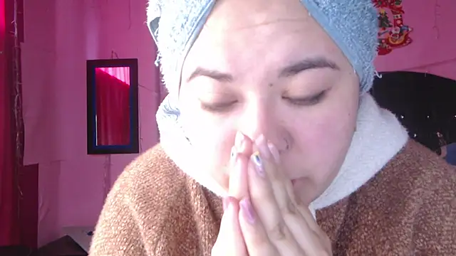 NikkiRous  online show from 10-25-25, 12:39