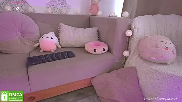 Cheerrysweett online show from 10-30-25, 09:44