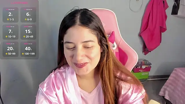 Snapshot of Lara_Asher chatting on 03-06-25, 10:41 Lara Asher online show from 03-06-25, 10:41