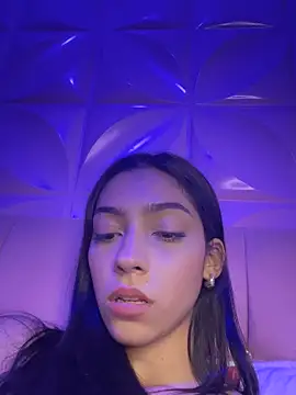 Snapshot of Ema_azel chatting on 03-18-25, 01:44 Ema azel online show from 03-18-25, 01:44