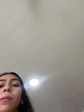 Snapshot of Ema_azel chatting on 02-21-25, 01:22 Ema azel online show from 02-21-25, 01:22