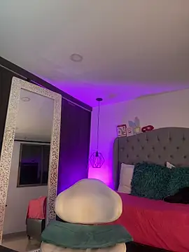 Snapshot of miaromanove_ss chatting on 02-26-26, 03:28 miaromanove ss online show from 02-26-26, 03:28