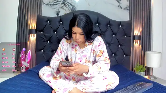 Snapshot of Giorgina_Parado chatting on 04-25-26, 04:04 Giorgina Parado online show from 04-25-26, 04:04
