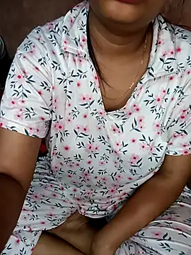 Snapshot of Im_Cute chatting on 10-06-25, 06:41 Im Cute online show from 10-06-25, 06:41