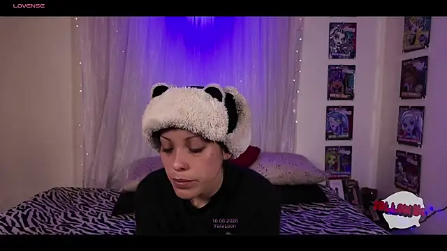 KokoAndRin online show from 06-16-26, 09:42