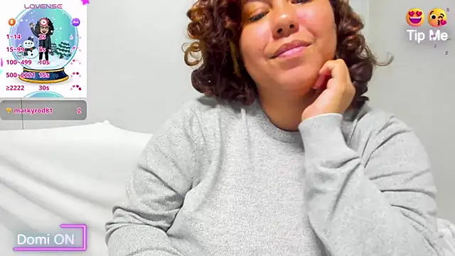 isobeladams20 online show from 12-21-24, 11:02