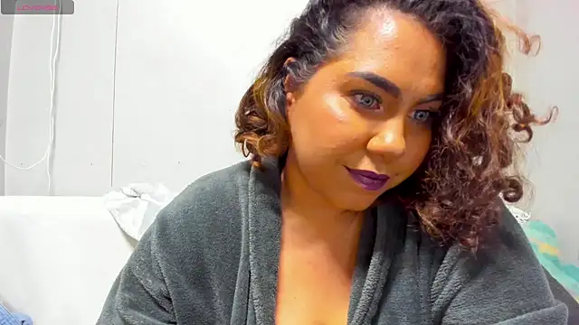 isobeladams20 online show from 12-13-24, 10:45