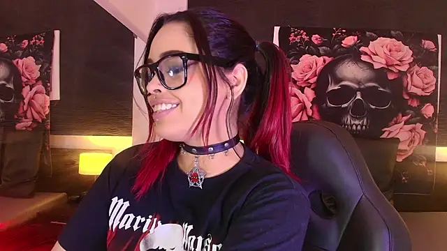 Snapshot of EvaaFoxxy1 chatting on 04-22-26, 12:34 EvaaFoxxy1 online show from 04-22-26, 12:34