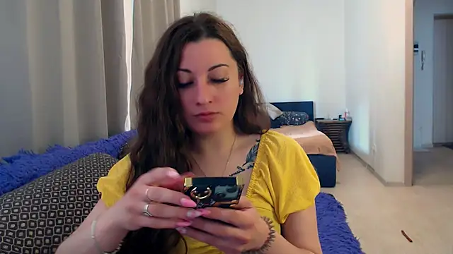 Helen Adams  online show from 06-15-26, 06:35