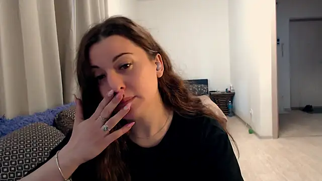 Helen Adams  online show from 06-17-26, 05:07