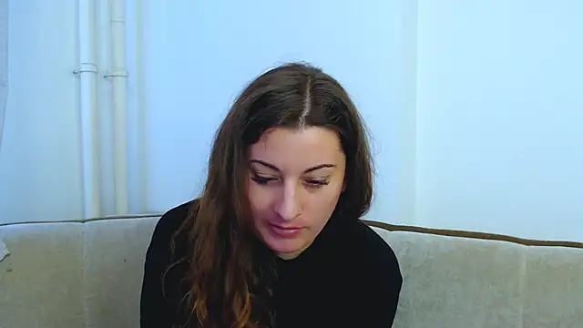 Helen Adams  online show from 01-10-25, 11:00