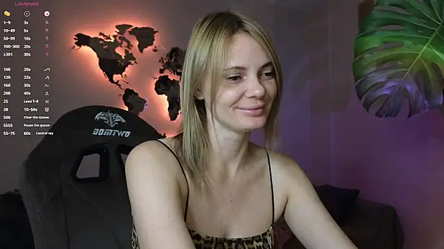 Snapshot of Sam_Klaus chatting on 10-15-25, 08:28 Sam Klaus online show from 10-15-25, 08:28